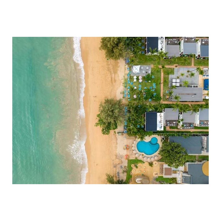 The Briza Beach Resort Khaolak