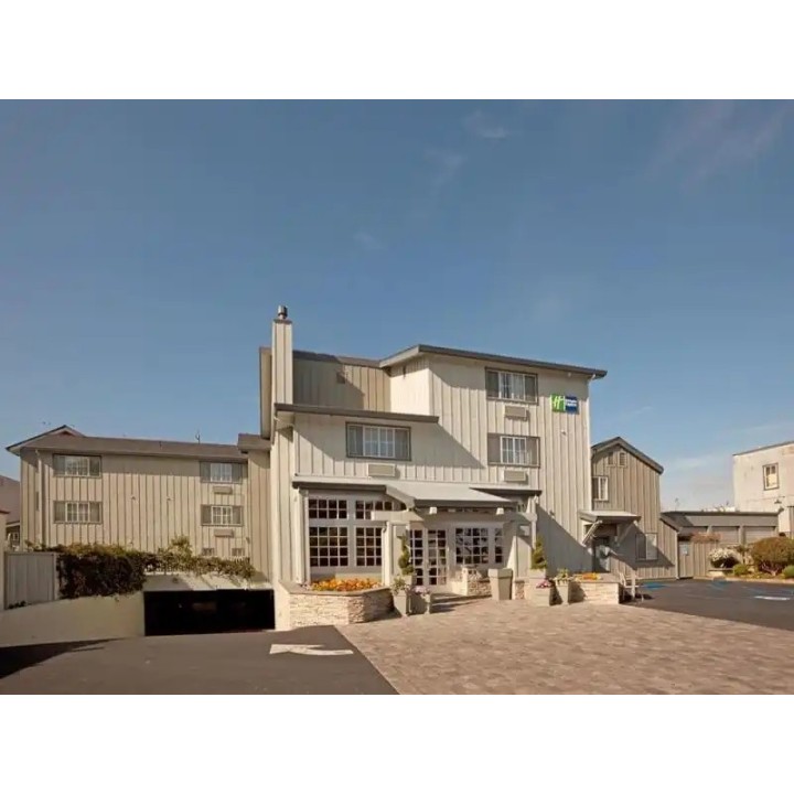 Holiday Inn Express Monterey-Cannery Row