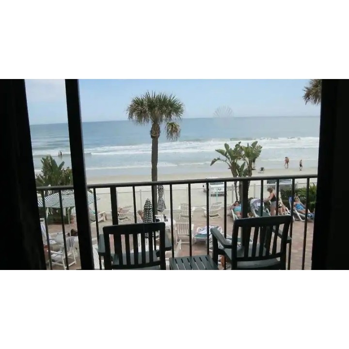Days Inn by Wyndham Daytona Oceanfront