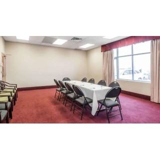 Super 8 by Wyndham Mississauga