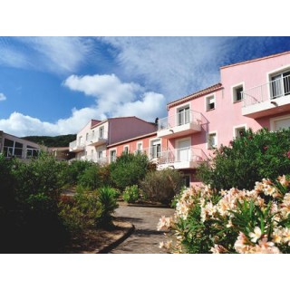 Flugreisen Frankreich - Korsika: Geheimnisvolle Küsten und Bergdörfer