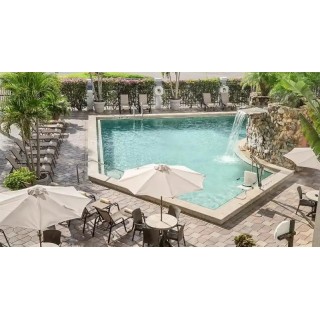 Crowne Plaza Fort Myers at Bell Tower Shops