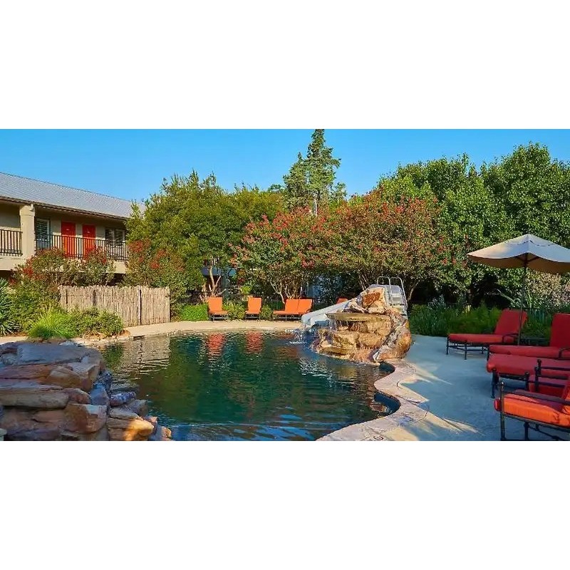 Fredericksburg Inn and Suites