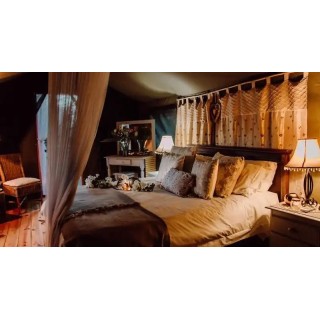 Chandelier Game Lodge & Ostrich Show Farm