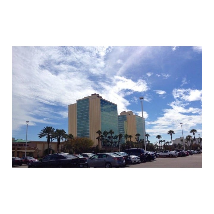 Doubletree Hotel at the Entrance to Universal Orlando