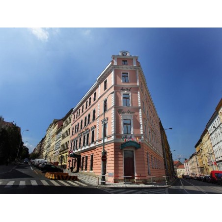 Carlton Hotel