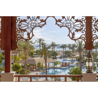 The Grand Palace - Adults only