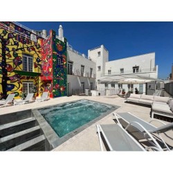 Artmadams Hotel