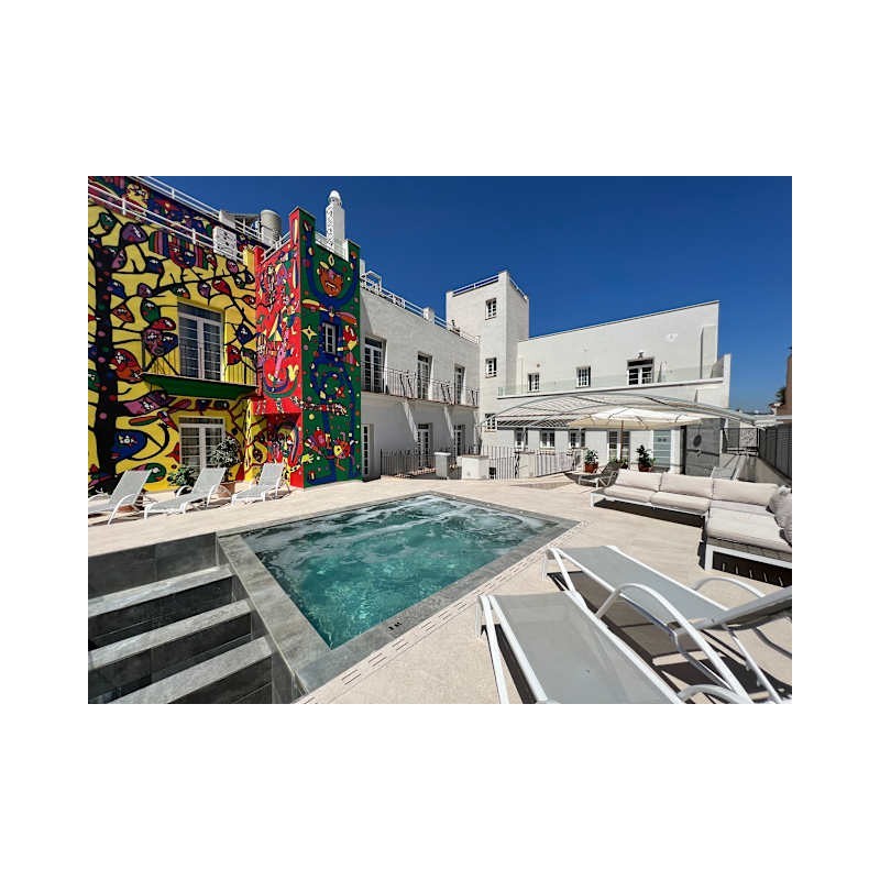 Artmadams Hotel