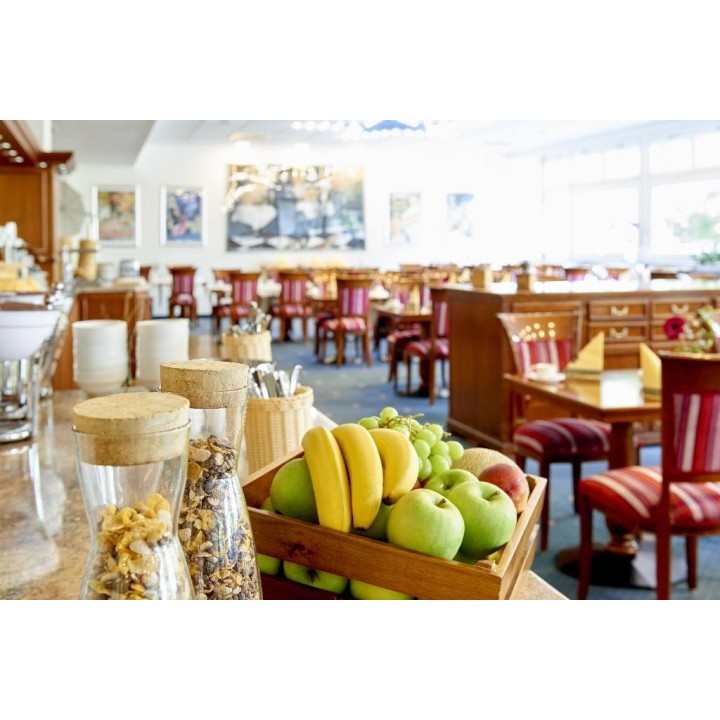 Hollywood Media Hotel