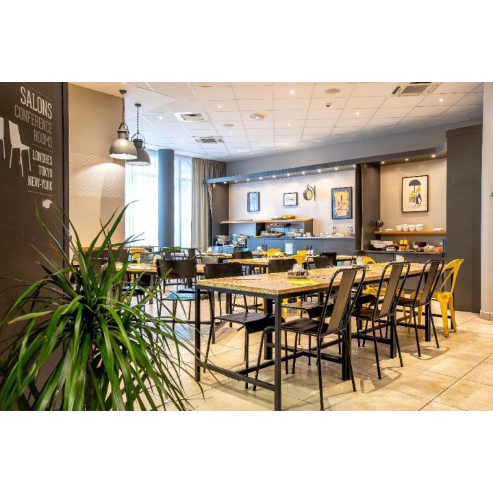 Best Western Plus Suitcase Paris La Défense