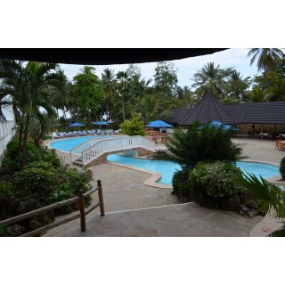 Travellers Beach Hotel & Club