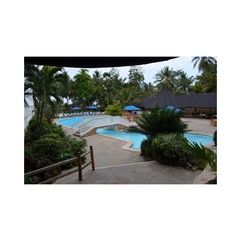 Travellers Beach Hotel & Club