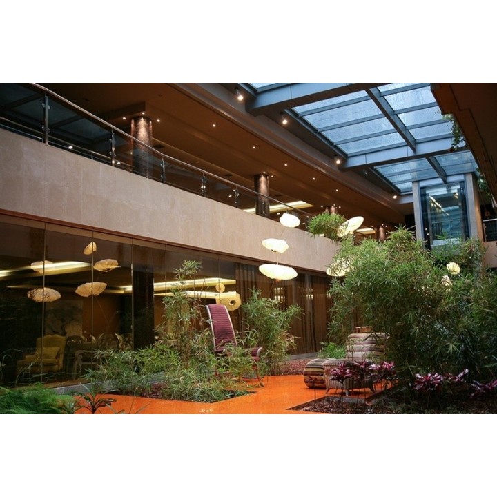 OCA Santo Domingo Plaza