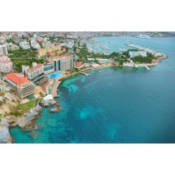 Hotel Charisma De Luxe
