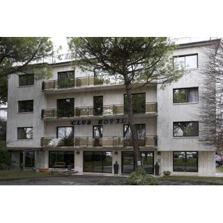 Club Hotel