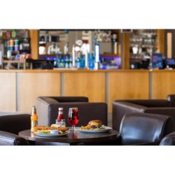 Holiday Inn Express London - Luton Airport