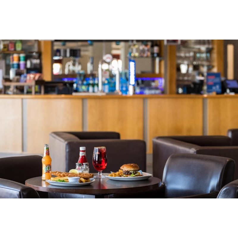 Holiday Inn Express London - Luton Airport
