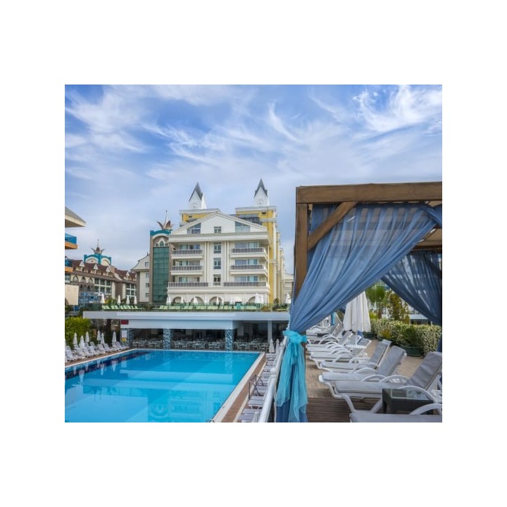 Dream World Resort & Spa