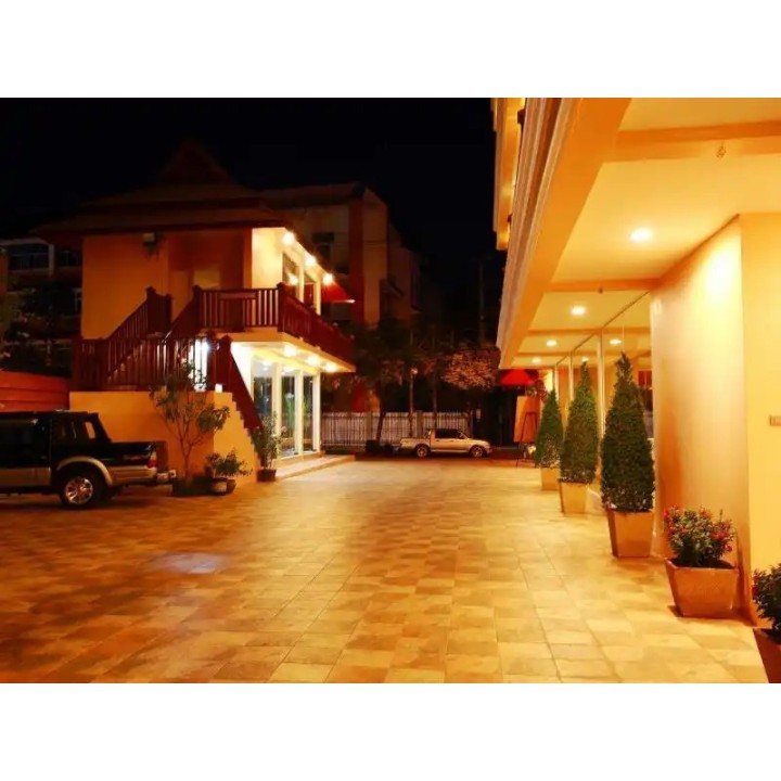 At Chiang Mai Hotel  (SHA Extra Plus)