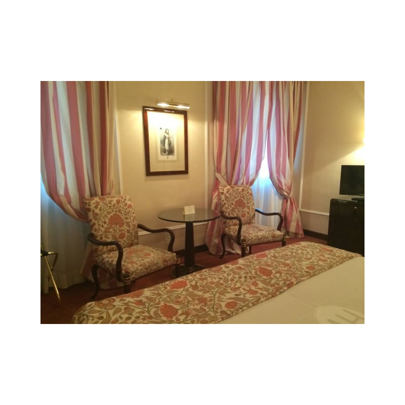 Hotel De la Ville