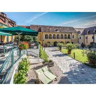 6 Tage Urlaub im Landgut & Spa Hotel Althof Retz im Retzer Land mit Frühstück