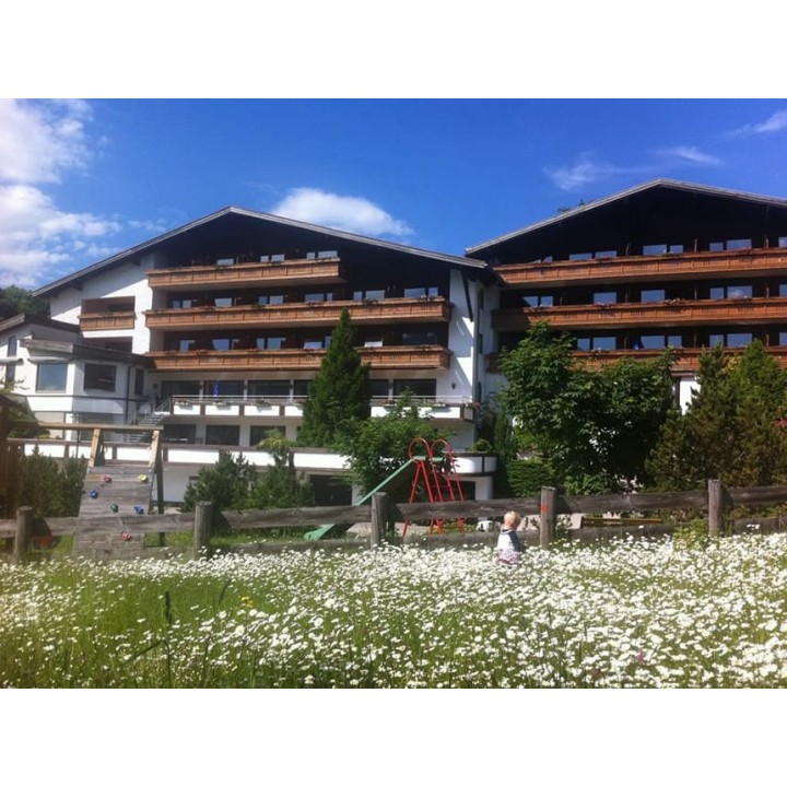 4 Tage Urlaub im Berghotel Tirol in Jungholz Tal mit Halbpension