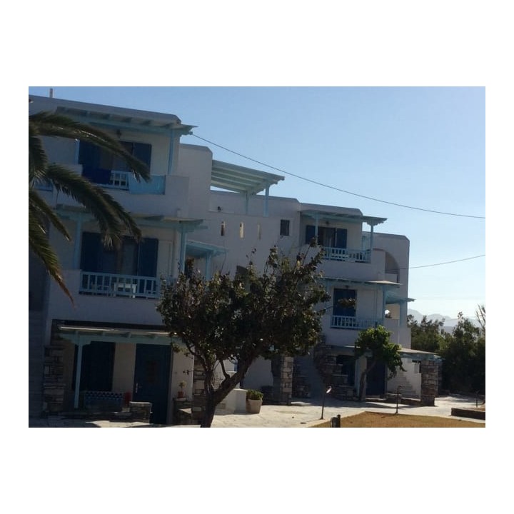 Paradiso Studios & Apartments