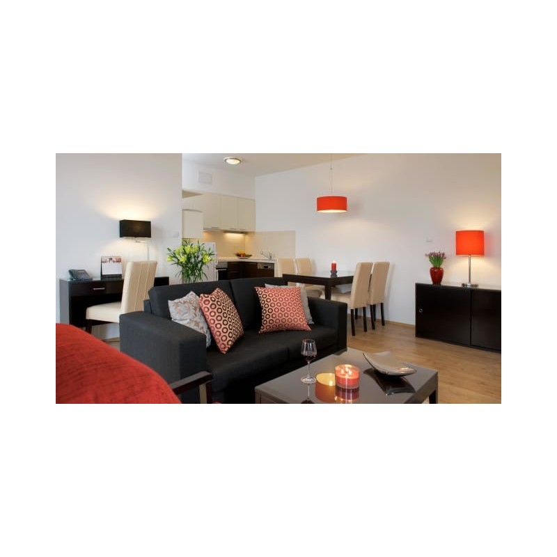 Escala Hotel & Suites