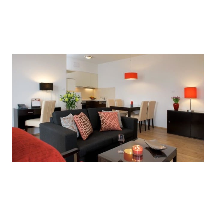 Escala Hotel & Suites