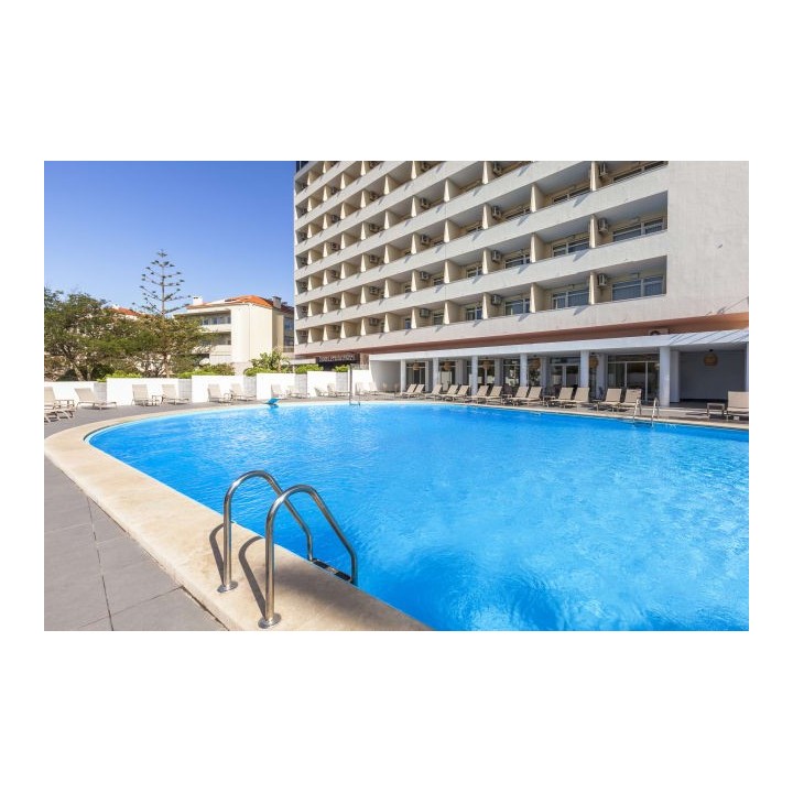 Carcavelos Beach Hotel