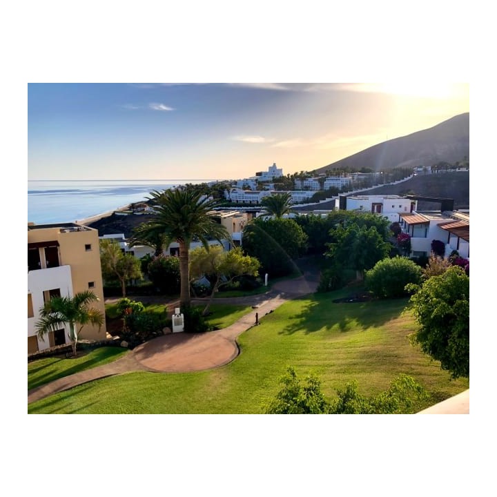 ROBINSON ESQUINZO PLAYA