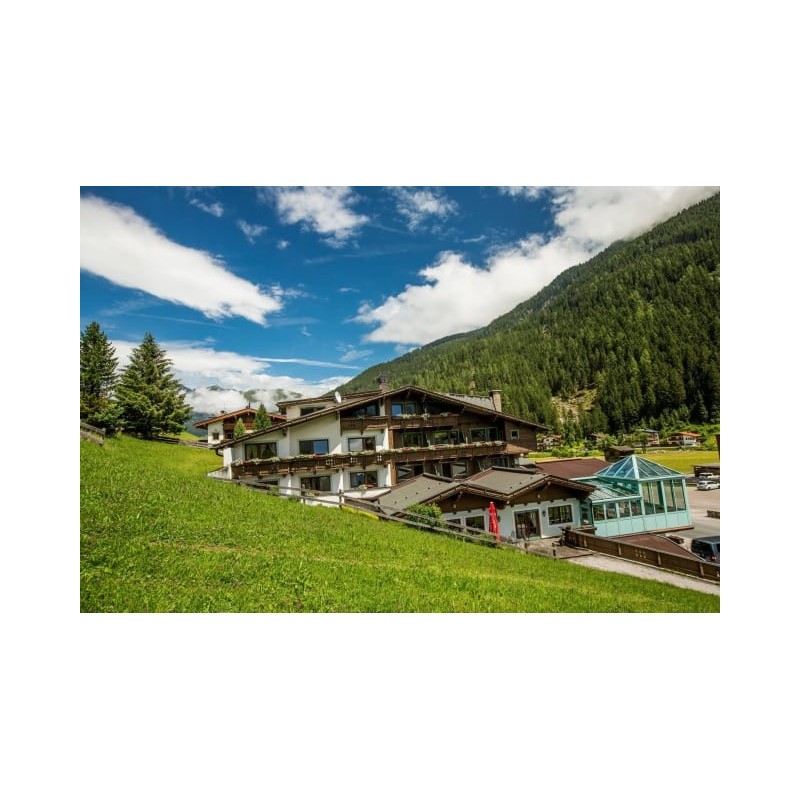 Familien- und Sporthotel Höhlenstein