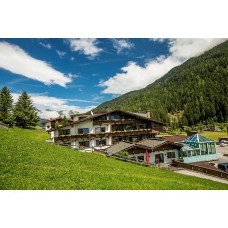 Familien- und Sporthotel Höhlenstein