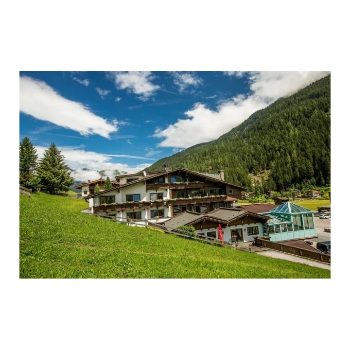 Familien- und Sporthotel Höhlenstein