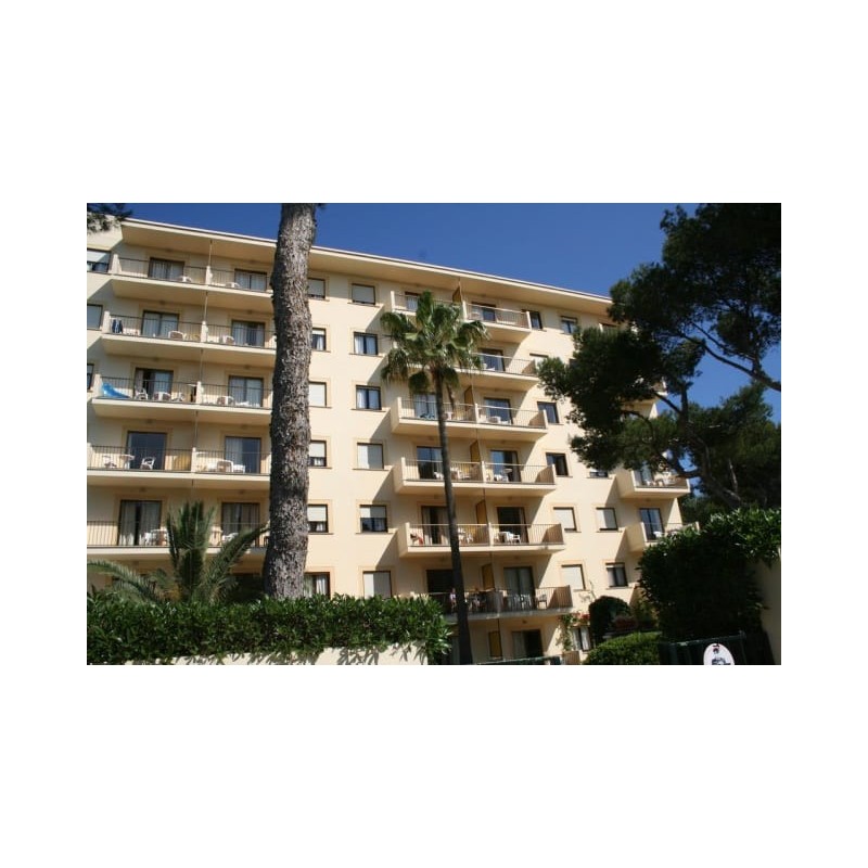 Cabot Tres Torres Apartaments