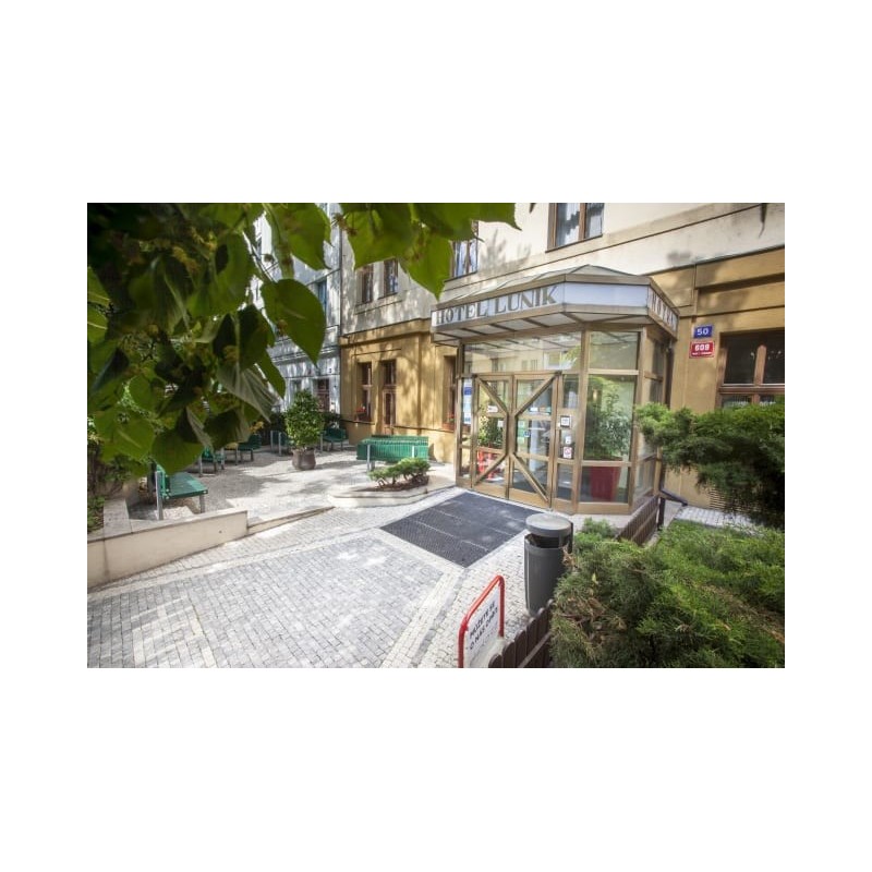 Hotel Lunik