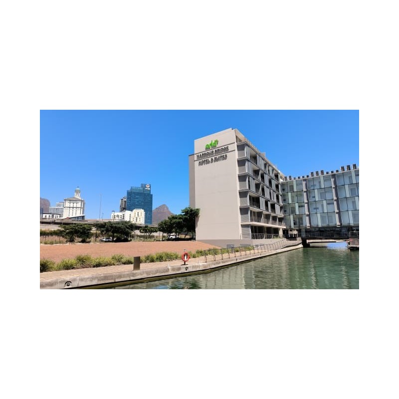 Harbour Bridge Hotel & Suites