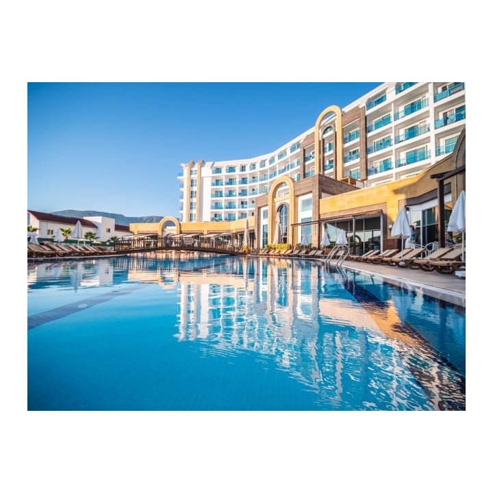 The Lumos Deluxe Resort Hotel