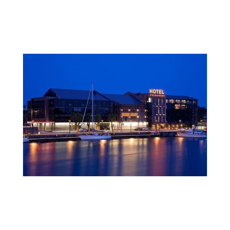 Promenade Hotel