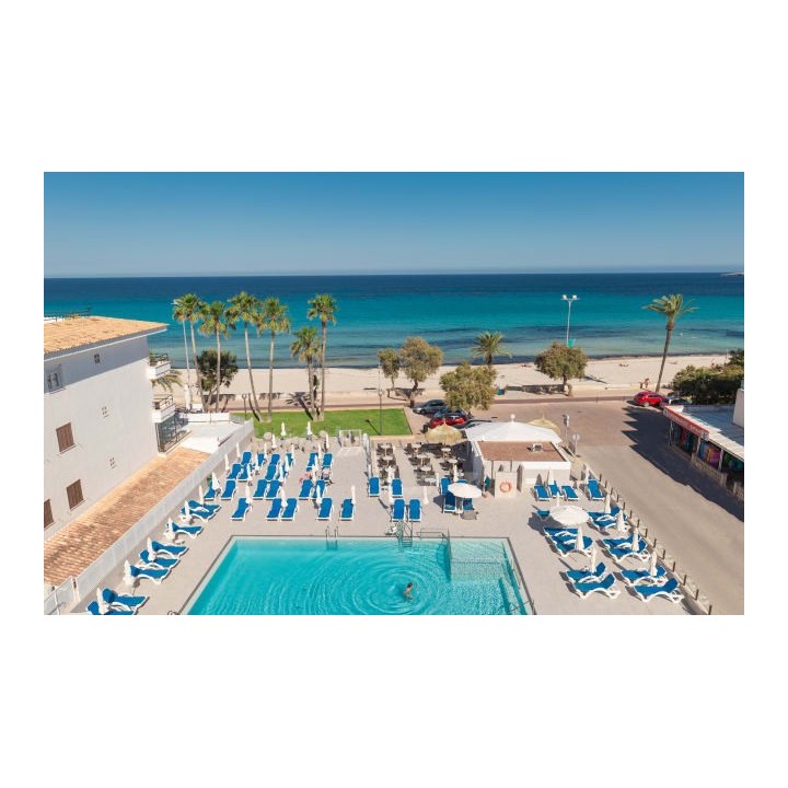 R2 Veronica Beach Hotel