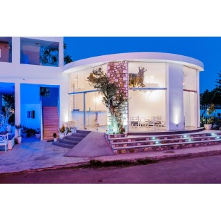 Kouros Home & Suites