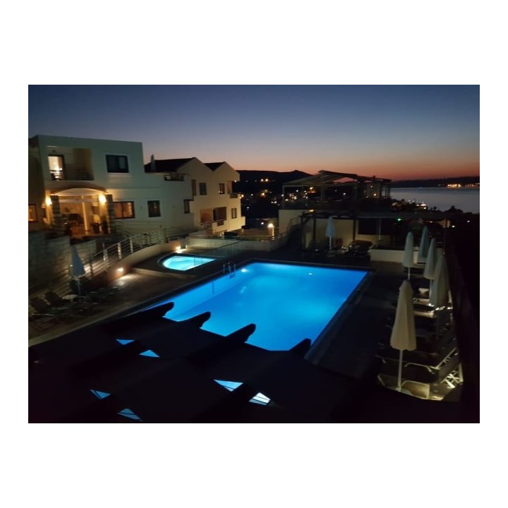 Hotel Sunrise Suites