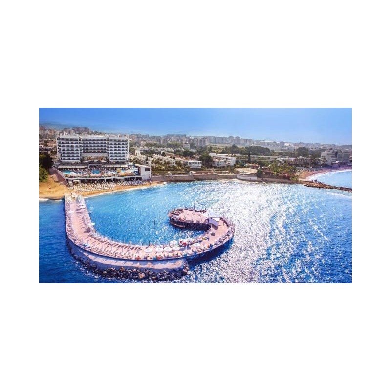 Azura Deluxe Resort & Spa Hotel