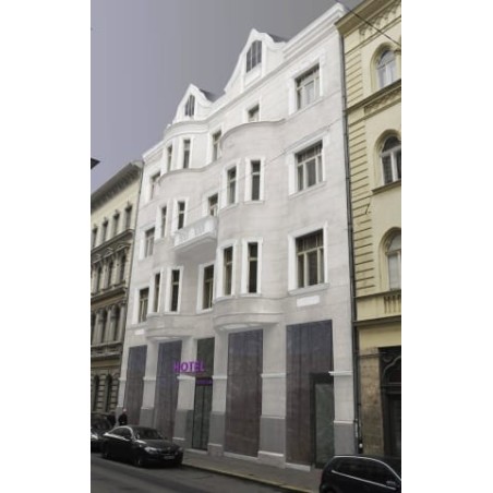 12 Revay Hotel
