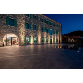 Winery & Design hotel ROXANICH