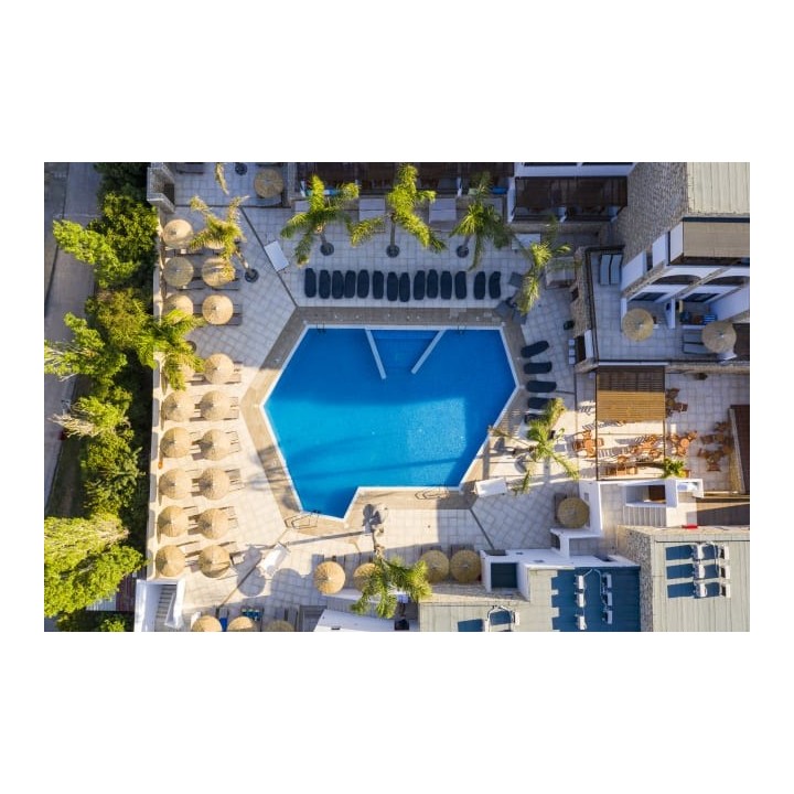 The Costa Lindia Blue Star - Adults only