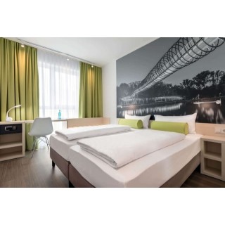 Super 8 by Wyndham Oberhausen am Centro