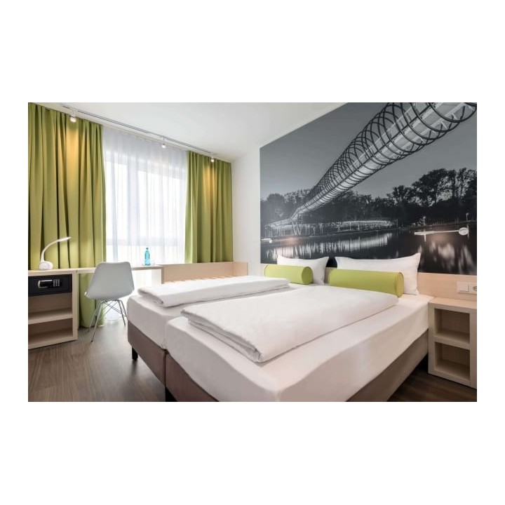 Super 8 by Wyndham Oberhausen am Centro