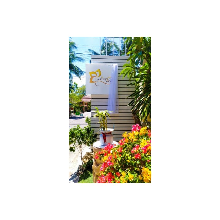 La Vintage Resort (by Poppa Palace)